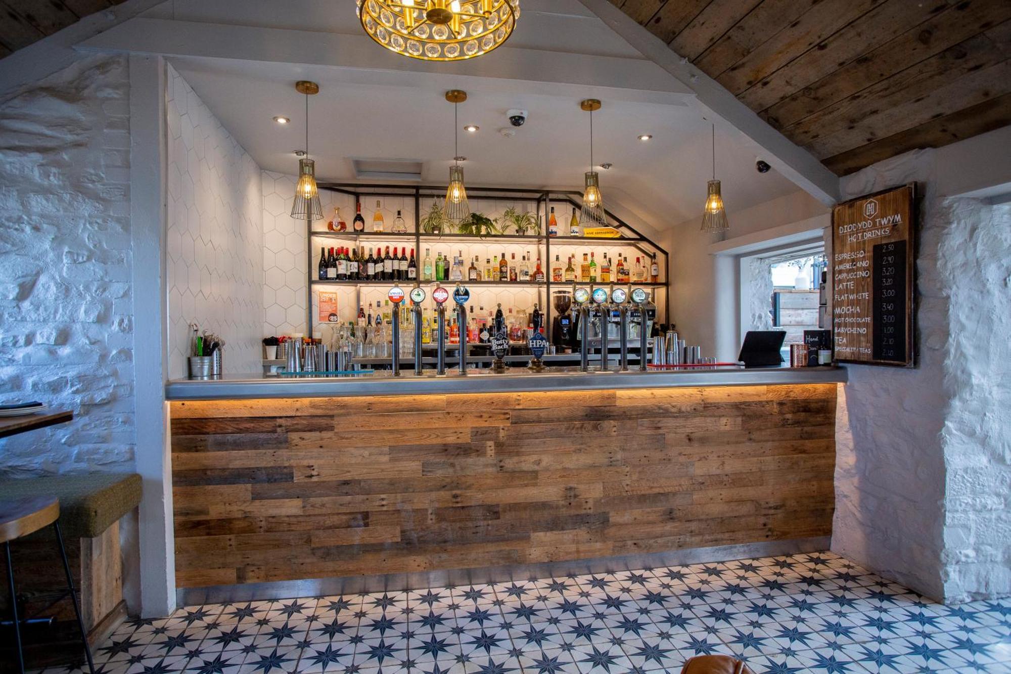 Hive Townhouse Hotell Aberaeron Exteriör bild
